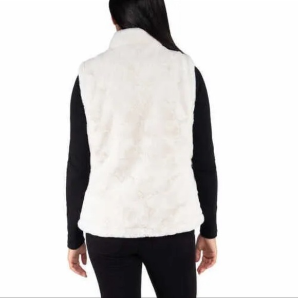 Nicole Miller Reversible Cozy Quilted Faux Fur Insulated Puffer Vest - Picture 11 of 13